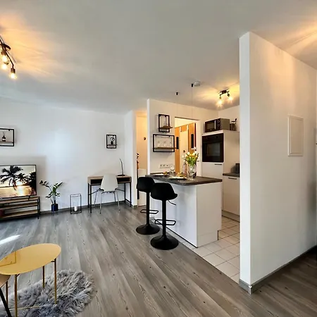 Kaiser Apartment: Retreat With Balcony Apartment *