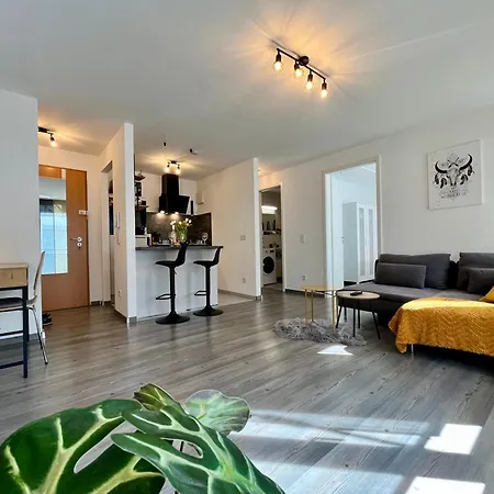 2-zimmer Kaiser-city-apartment Mit Balkon Und Smart-tv In Der Kaiserstraße In Beim Europaplatz *